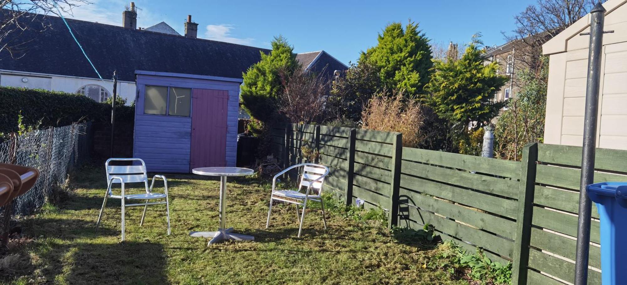 Parkside 2 Bedrooms With Encolsed Garden *